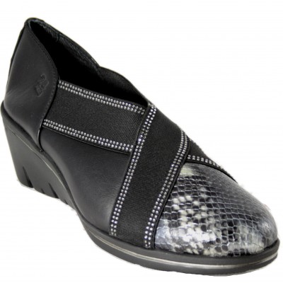 24 Hours 24707 - Wedge and leather shoes with snake engraving and black smooth with side rubbers with brilliants