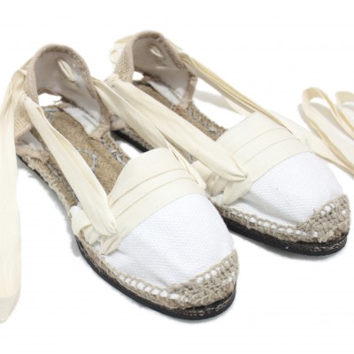 Traditional Espadrilles Flat Rubber Sole Design Three Veins or Innkeeper Color Beig